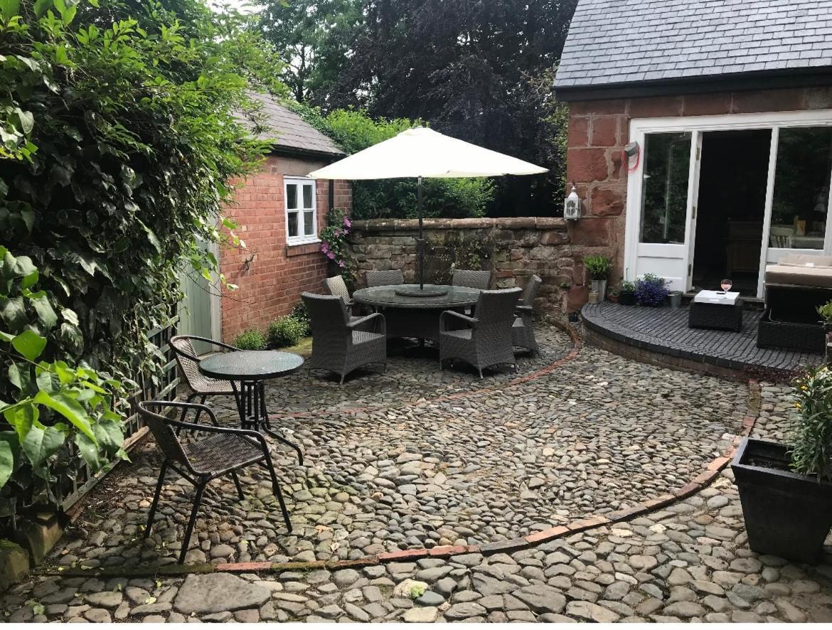 Pear Tree Cottage Courtyard Shrewsbury Kültér fotó