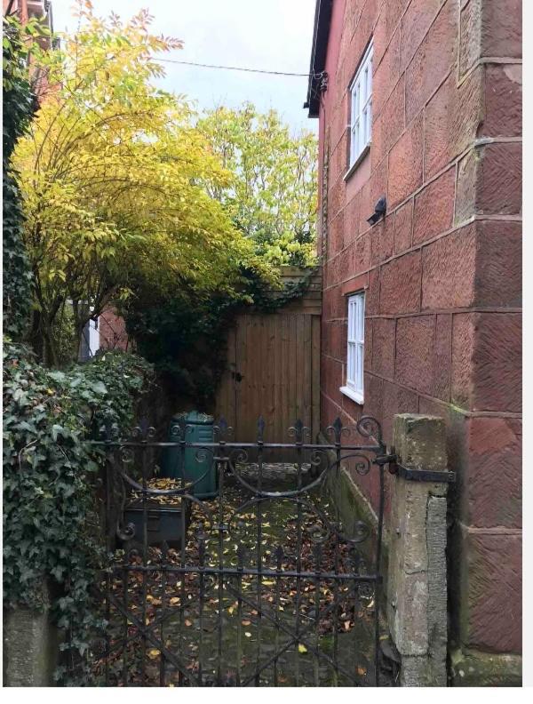 Pear Tree Cottage Courtyard Shrewsbury Kültér fotó