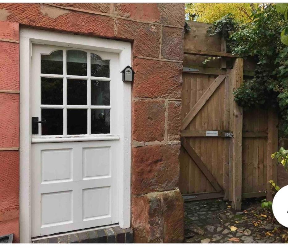 Pear Tree Cottage Courtyard Shrewsbury Kültér fotó
