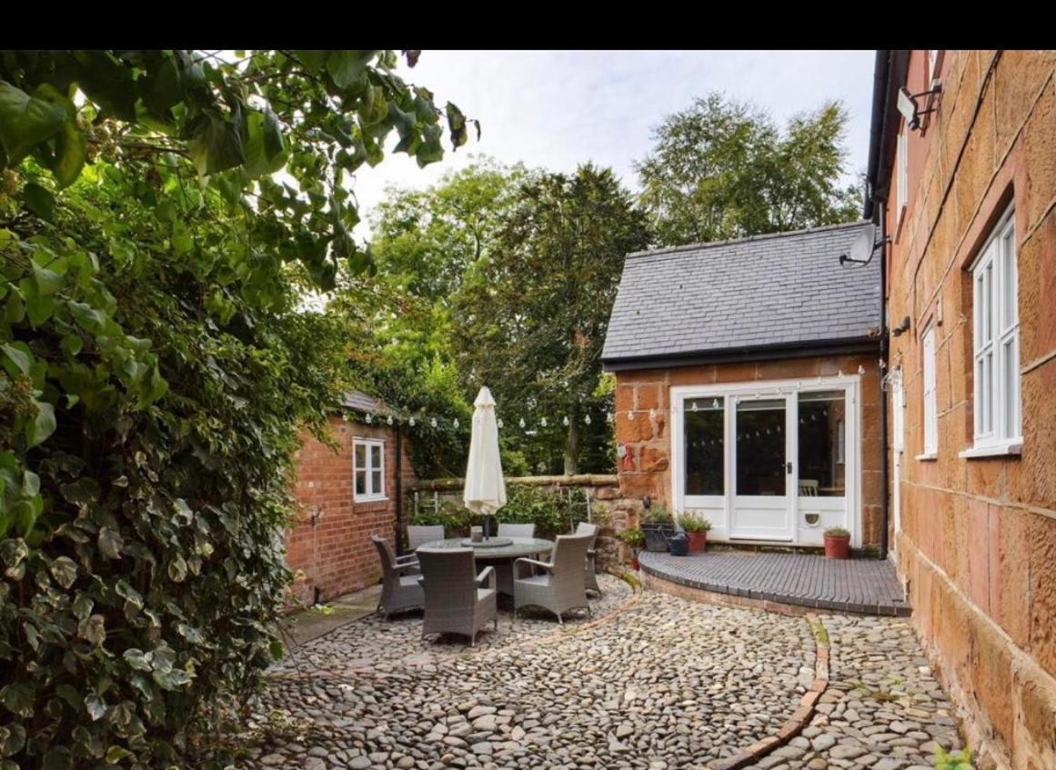 Pear Tree Cottage Courtyard Shrewsbury Kültér fotó